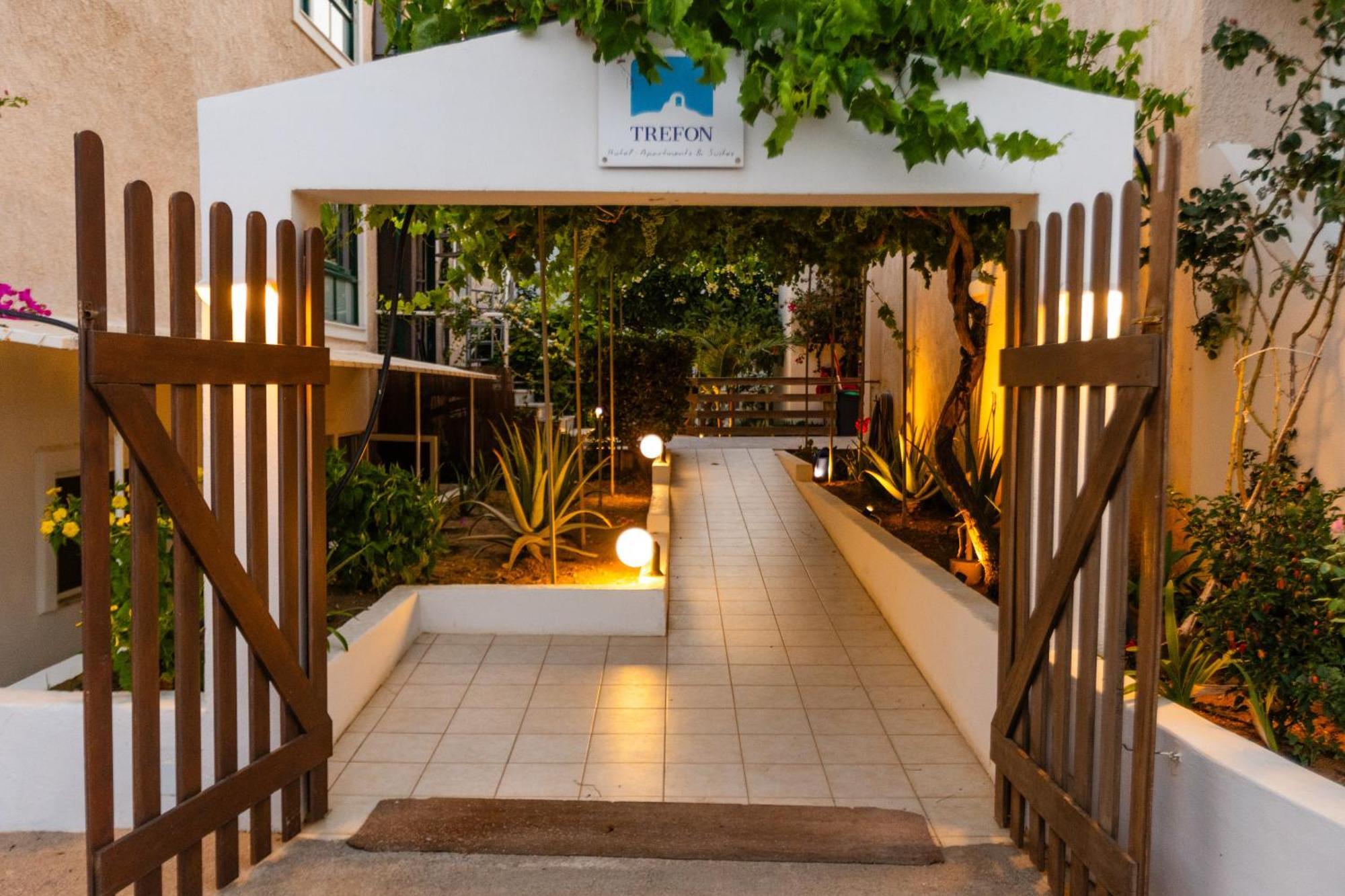 Trefon Hotel Apartments And Family Suites 플라타네스 외부 사진
