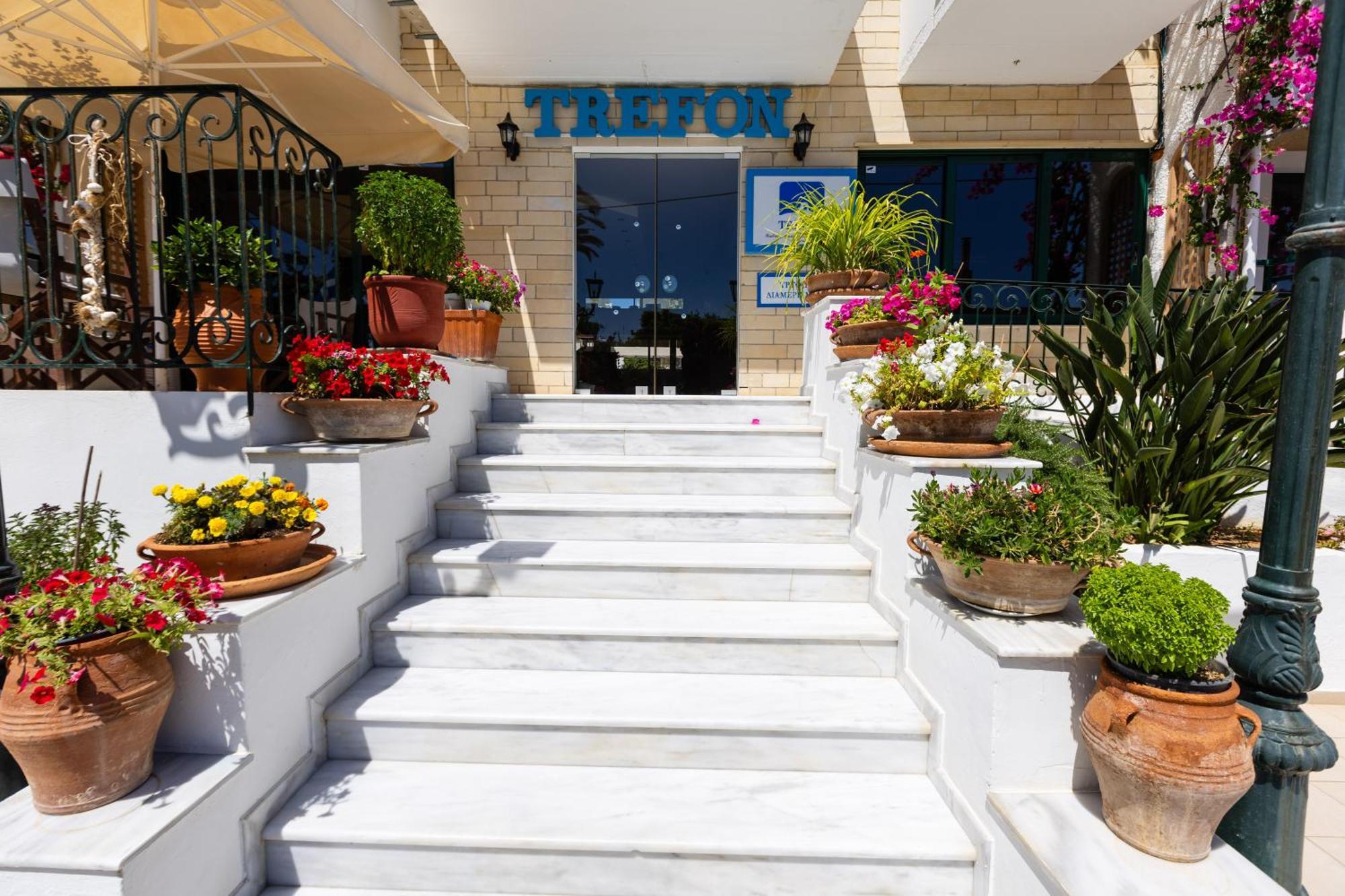 Trefon Hotel Apartments And Family Suites 플라타네스 외부 사진
